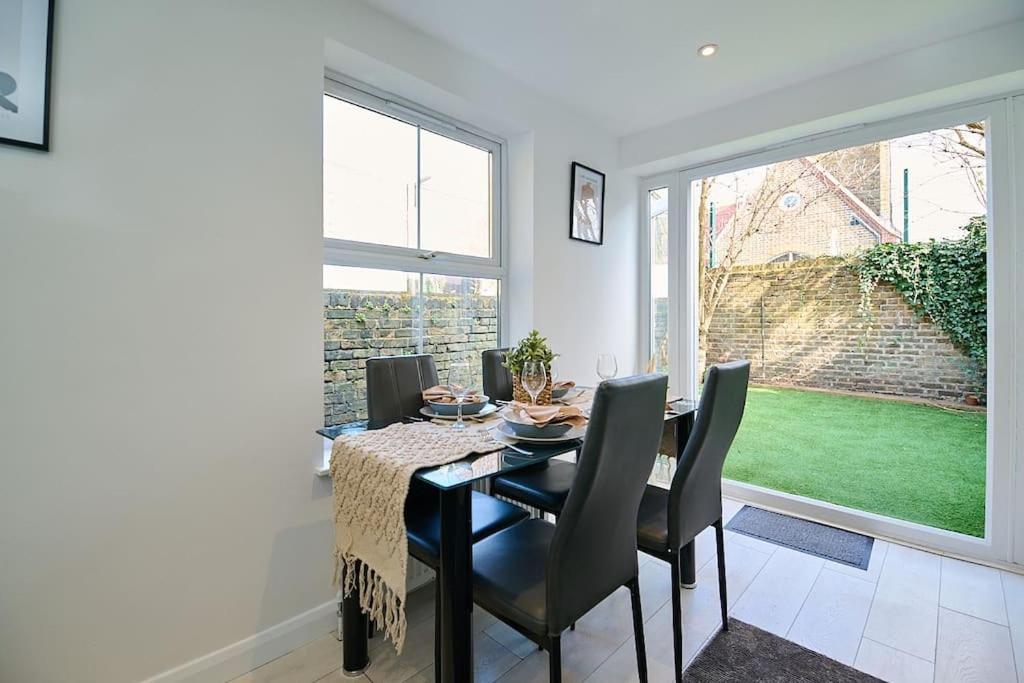 Fabulous 3 Bed Nw London Apartment With Private Garden Kültér fotó
