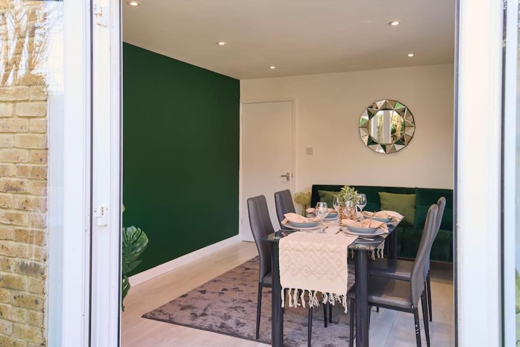 Fabulous 3 Bed Nw London Apartment With Private Garden Kültér fotó