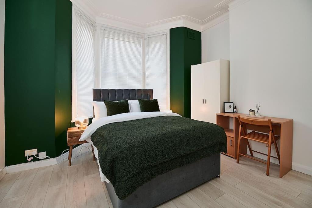 Fabulous 3 Bed Nw London Apartment With Private Garden Kültér fotó