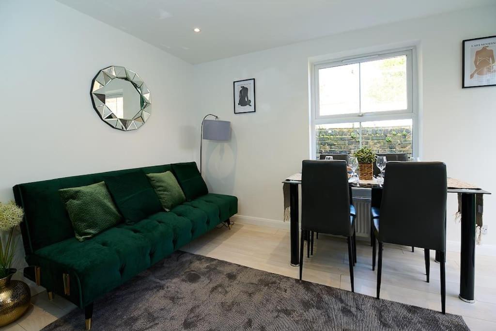Fabulous 3 Bed Nw London Apartment With Private Garden Kültér fotó